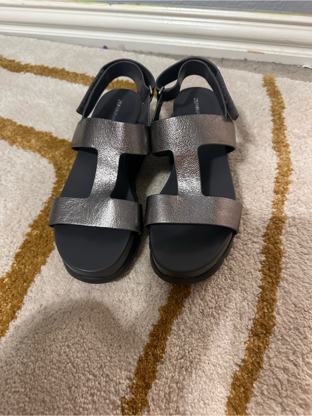 Cole Haan Zero Grand Silver/ Anthracite Sandal Size 6